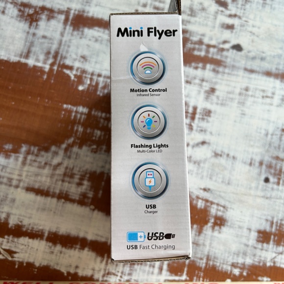 NEW Toy Floating Mini Flyer Induction Drone Motion LED Lights - Picture 3 of 6